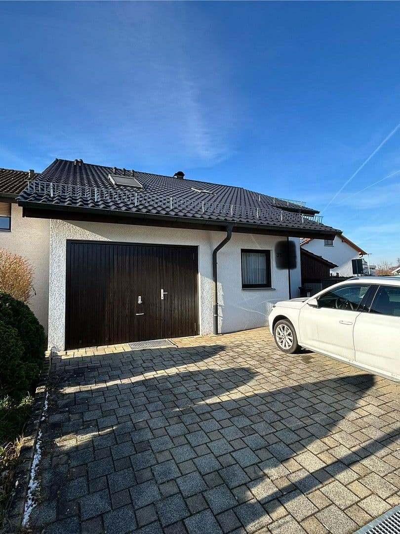 Prodej domu 171 m², pozemek 396 m², Weilheim an der Teck, Bádensko-Württembersko Prodej domu 171 m², pozemek 396 m², Weilheim an der Teck, Bádensko-Württembersko