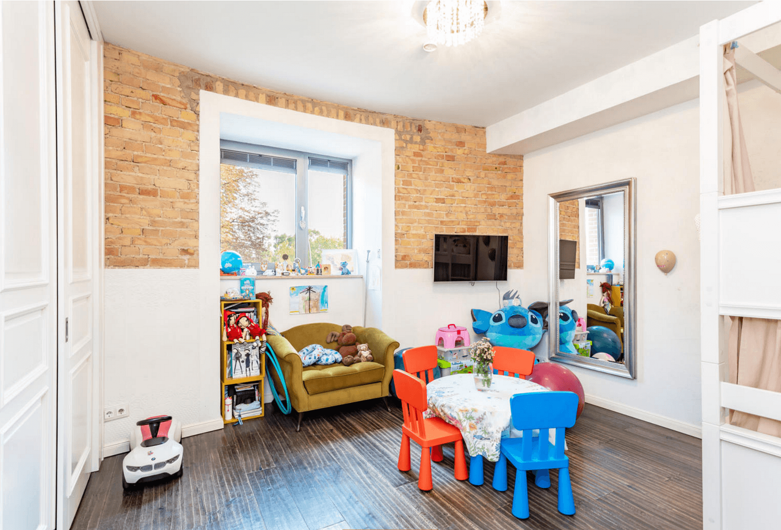 Pronájem bytu 4+1 206 m², Akazienallee 35a, Berlin, Berlín Pronájem bytu 4+1 206 m², Akazienallee 35a, Berlin, Berlín