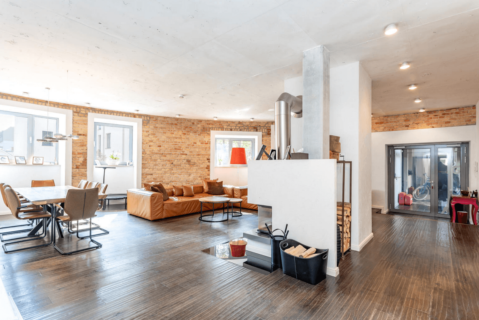 Pronájem bytu 4+1 206 m², Akazienallee 35a, Berlin, Berlín Pronájem bytu 4+1 206 m², Akazienallee 35a, Berlin, Berlín