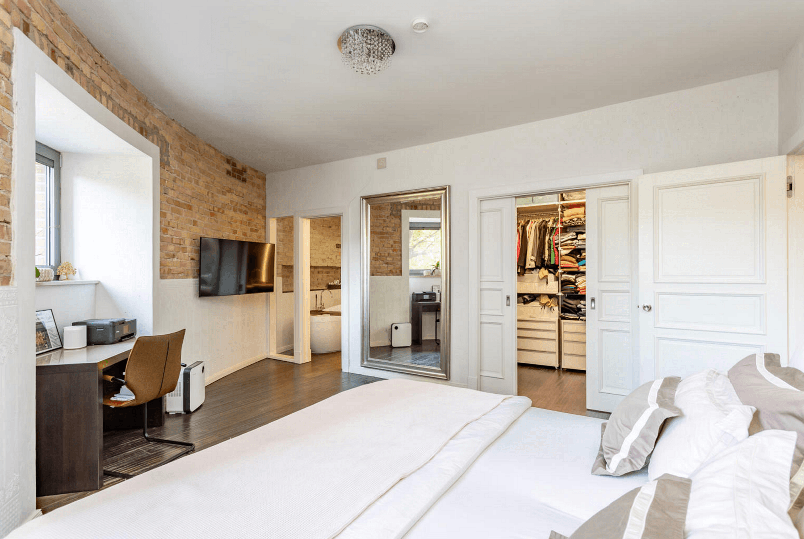 Pronájem bytu 4+1 206 m², Akazienallee 35a, Berlin, Berlín Pronájem bytu 4+1 206 m², Akazienallee 35a, Berlin, Berlín