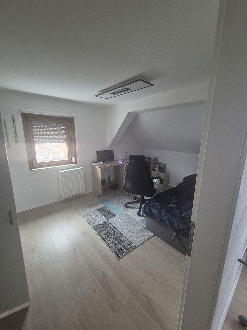 Prodej domu 200 m², pozemek 262 m², Illingen, Bádensko-Württembersko Prodej domu 200 m², pozemek 262 m², Illingen, Bádensko-Württembersko