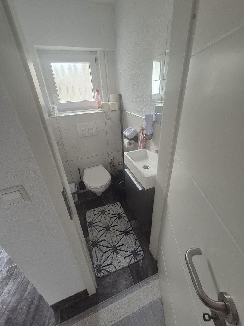 Prodej domu 200 m², pozemek 262 m², Illingen, Bádensko-Württembersko Prodej domu 200 m², pozemek 262 m², Illingen, Bádensko-Württembersko