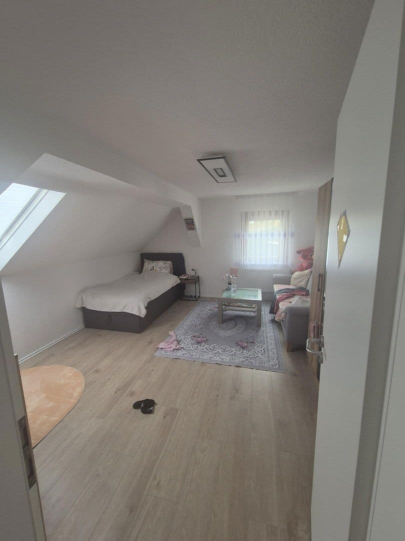 Prodej domu 200 m², pozemek 262 m², Illingen, Bádensko-Württembersko Prodej domu 200 m², pozemek 262 m², Illingen, Bádensko-Württembersko