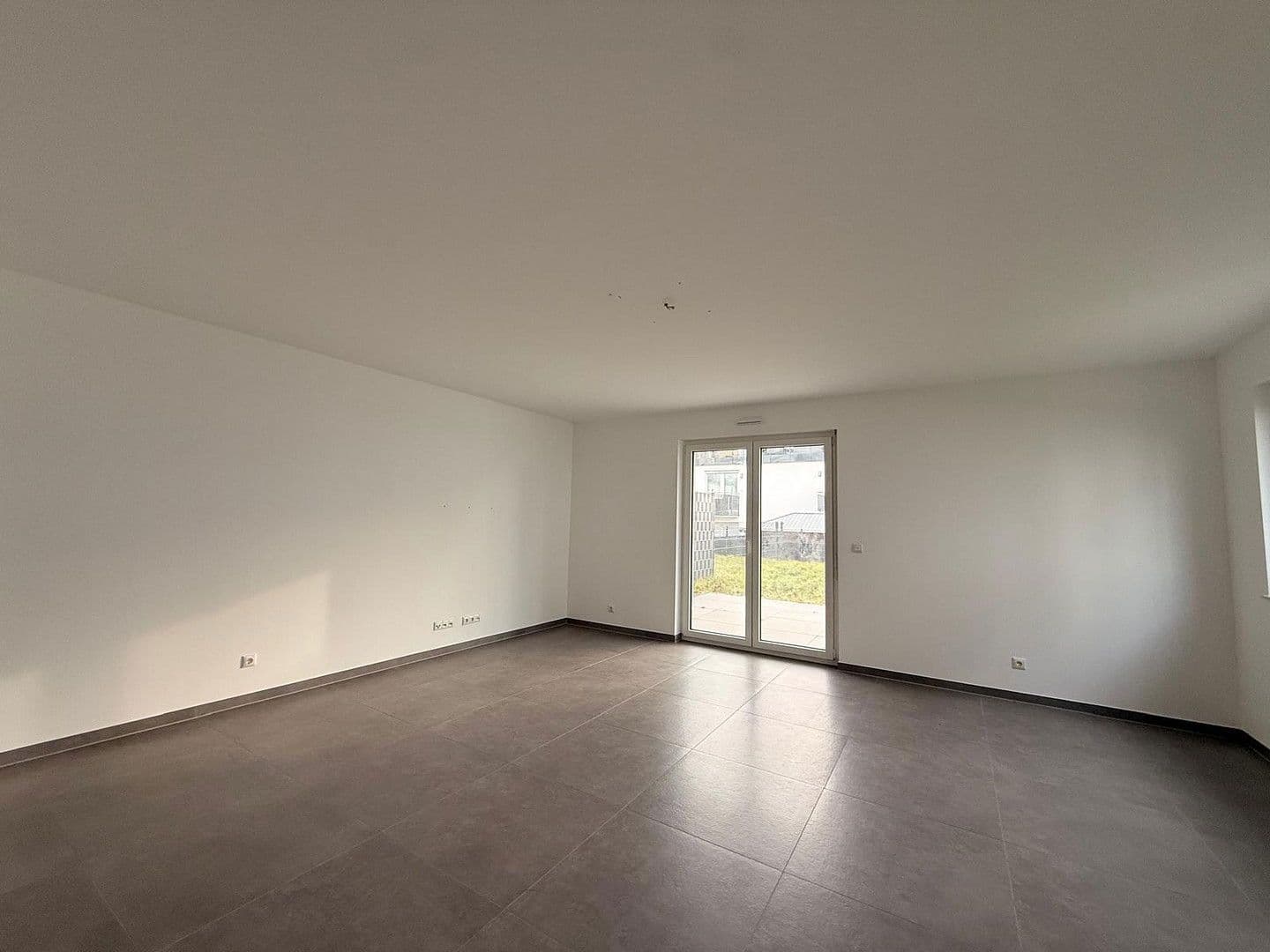 Pronájem bytu 6+1 212 m², Pfarrer-Kaspar-Walter-Straße 28, Offenbach am Main, Hessen Pronájem bytu 6+1 212 m², Pfarrer-Kaspar-Walter-Straße 28, Offenbach am Main, Hessen