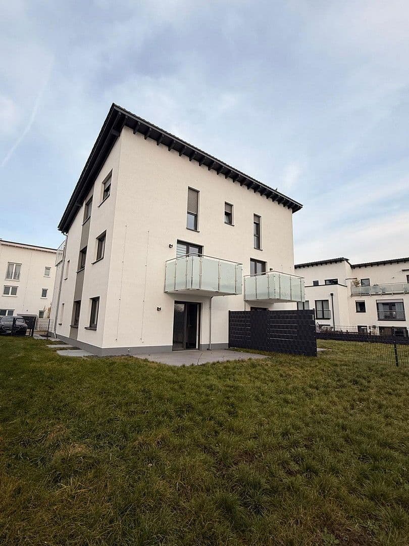 Pronájem bytu 6+1 212 m², Pfarrer-Kaspar-Walter-Straße 28, Offenbach am Main, Hessen Pronájem bytu 6+1 212 m², Pfarrer-Kaspar-Walter-Straße 28, Offenbach am Main, Hessen