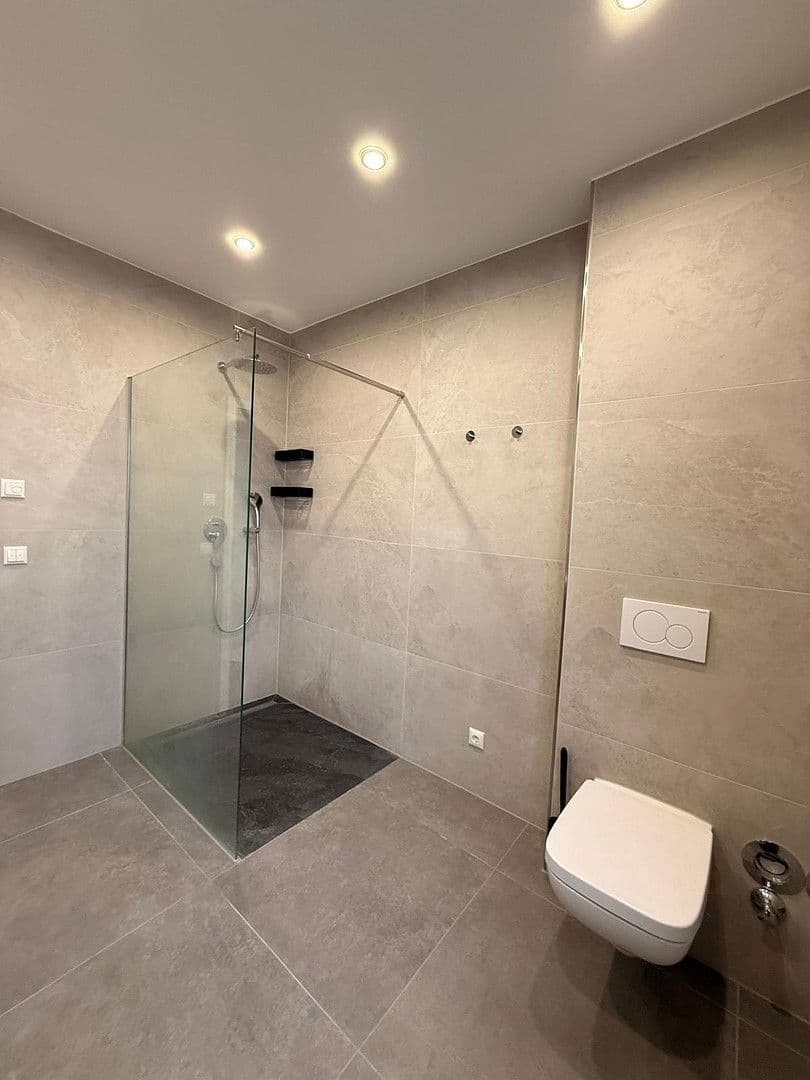 Pronájem bytu 6+1 212 m², Pfarrer-Kaspar-Walter-Straße 28, Offenbach am Main, Hessen Pronájem bytu 6+1 212 m², Pfarrer-Kaspar-Walter-Straße 28, Offenbach am Main, Hessen