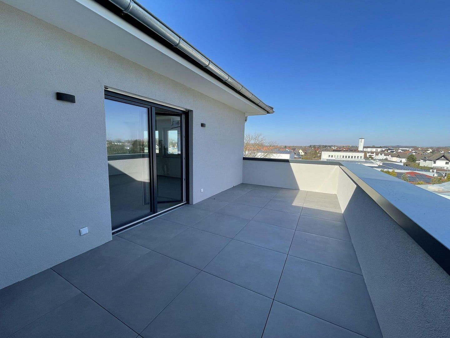 Pronájem bytu 2+1 74 m², Carl-Benz-Straße 5, Erlensee, Hessen Pronájem bytu 2+1 74 m², Carl-Benz-Straße 5, Erlensee, Hessen