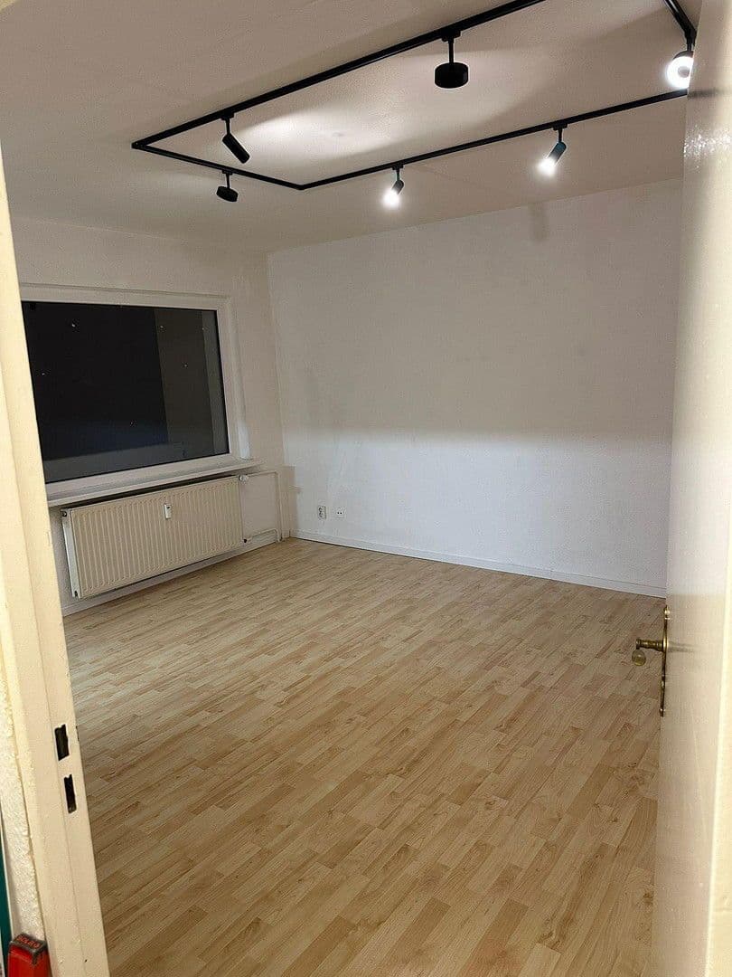 Pronájem bytu 1+1 35 m², Brunsbütteler Damm 311, Berlin, Berlín Pronájem bytu 1+1 35 m², Brunsbütteler Damm 311, Berlin, Berlín