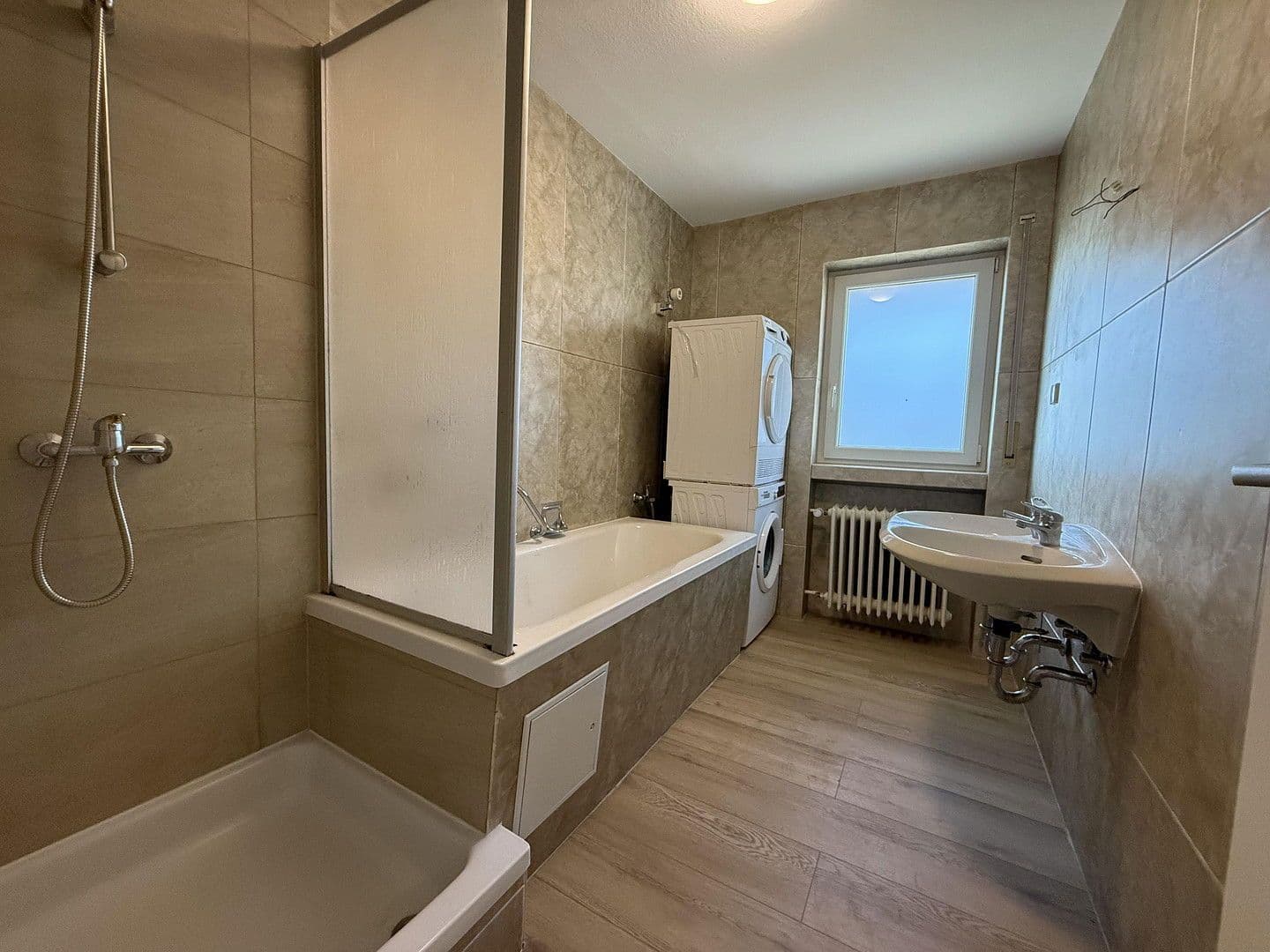 Pronájem bytu 4+1 105 m², Baden-Baden, Bádensko-Württembersko Pronájem bytu 4+1 105 m², Baden-Baden, Bádensko-Württembersko