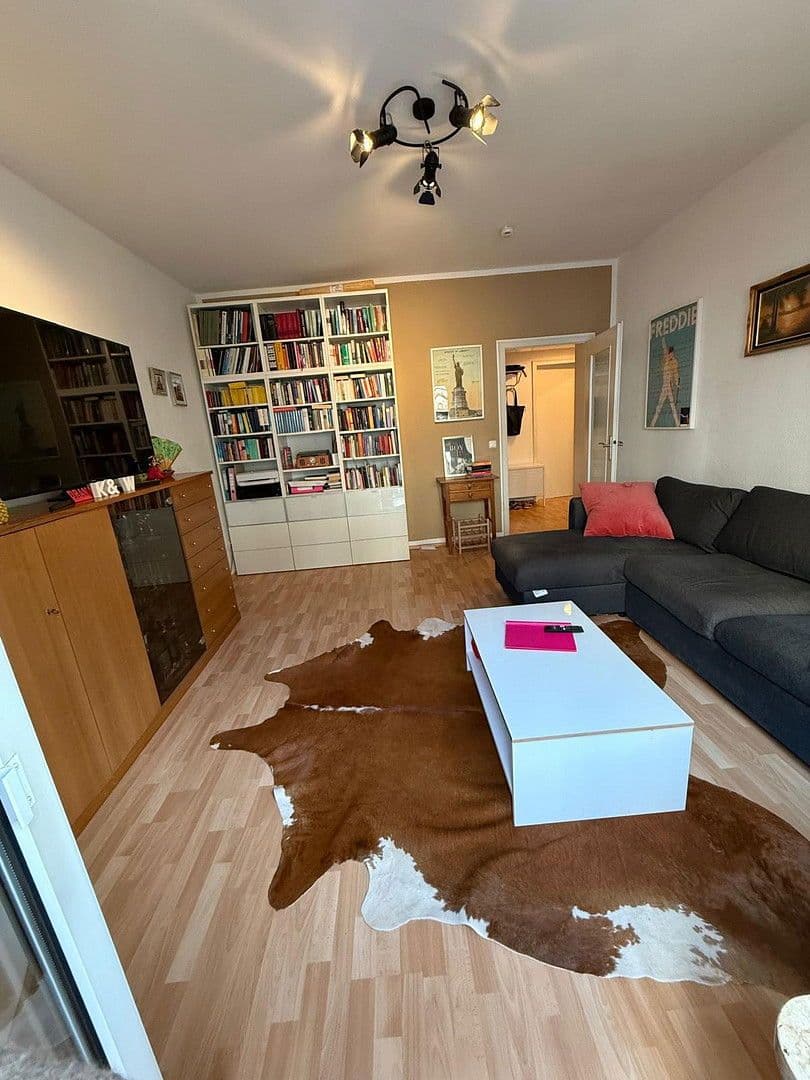 Pronájem bytu 2+1 73 m², Kurfürstenstr. 12-14, Köln, Severní Porýní-Vestfálsko Pronájem bytu 2+1 73 m², Kurfürstenstr. 12-14, Köln, Severní Porýní-Vestfálsko