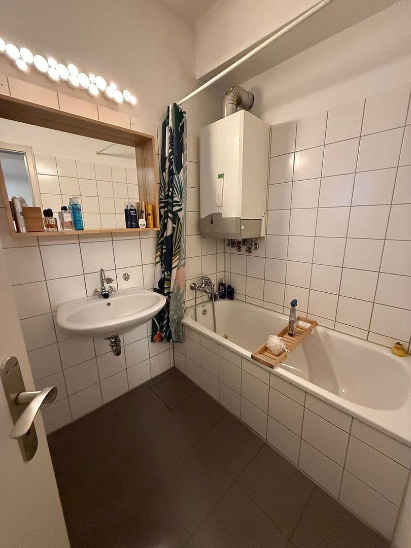 Pronájem bytu 2+1 73 m², Kurfürstenstr. 12-14, Köln, Severní Porýní-Vestfálsko Pronájem bytu 2+1 73 m², Kurfürstenstr. 12-14, Köln, Severní Porýní-Vestfálsko