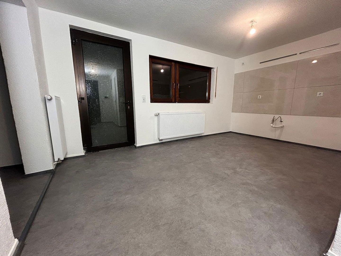 Pronájem bytu 2+1 50 m², Pforzheim, Bádensko-Württembersko Pronájem bytu 2+1 50 m², Pforzheim, Bádensko-Württembersko