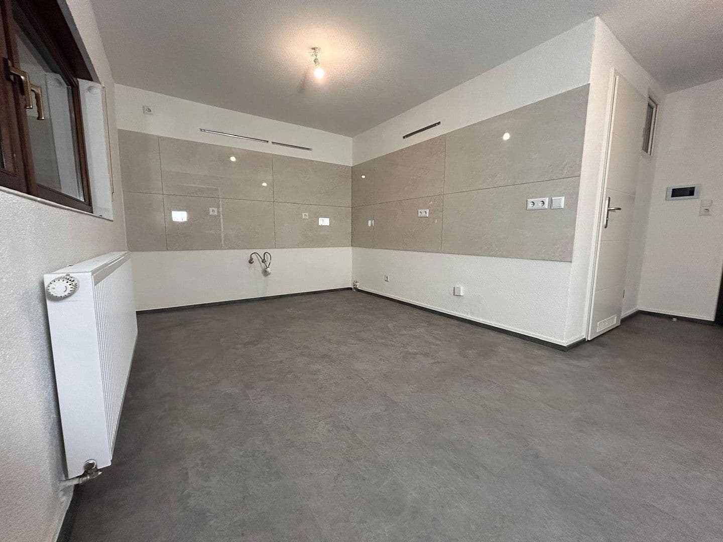 Pronájem bytu 2+1 50 m², Pforzheim, Bádensko-Württembersko Pronájem bytu 2+1 50 m², Pforzheim, Bádensko-Württembersko