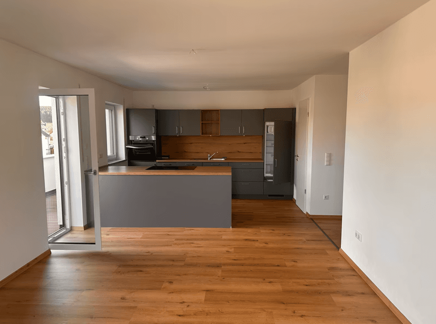 Pronájem bytu 4+1 118 m², Austr. 2, Wernberg-Köblitz, Bavorsko Pronájem bytu 4+1 118 m², Austr. 2, Wernberg-Köblitz, Bavorsko