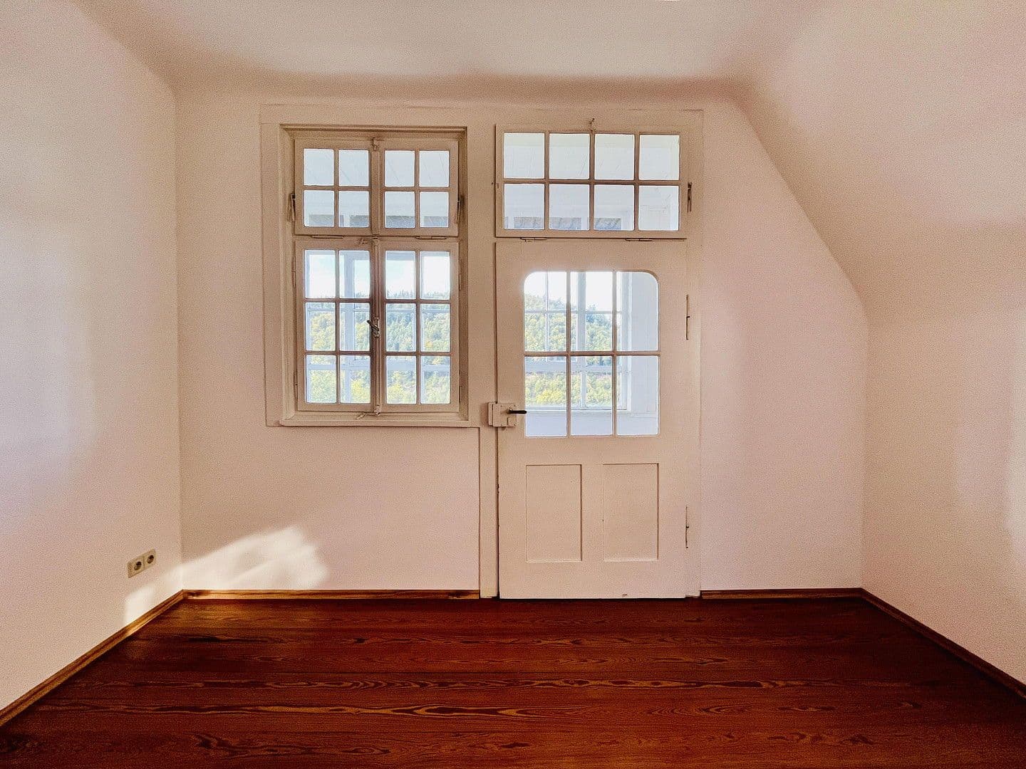 Prodej domu 146 m², pozemek 1.550 m², Neuenbürg, Bádensko-Württembersko Prodej domu 146 m², pozemek 1.550 m², Neuenbürg, Bádensko-Württembersko