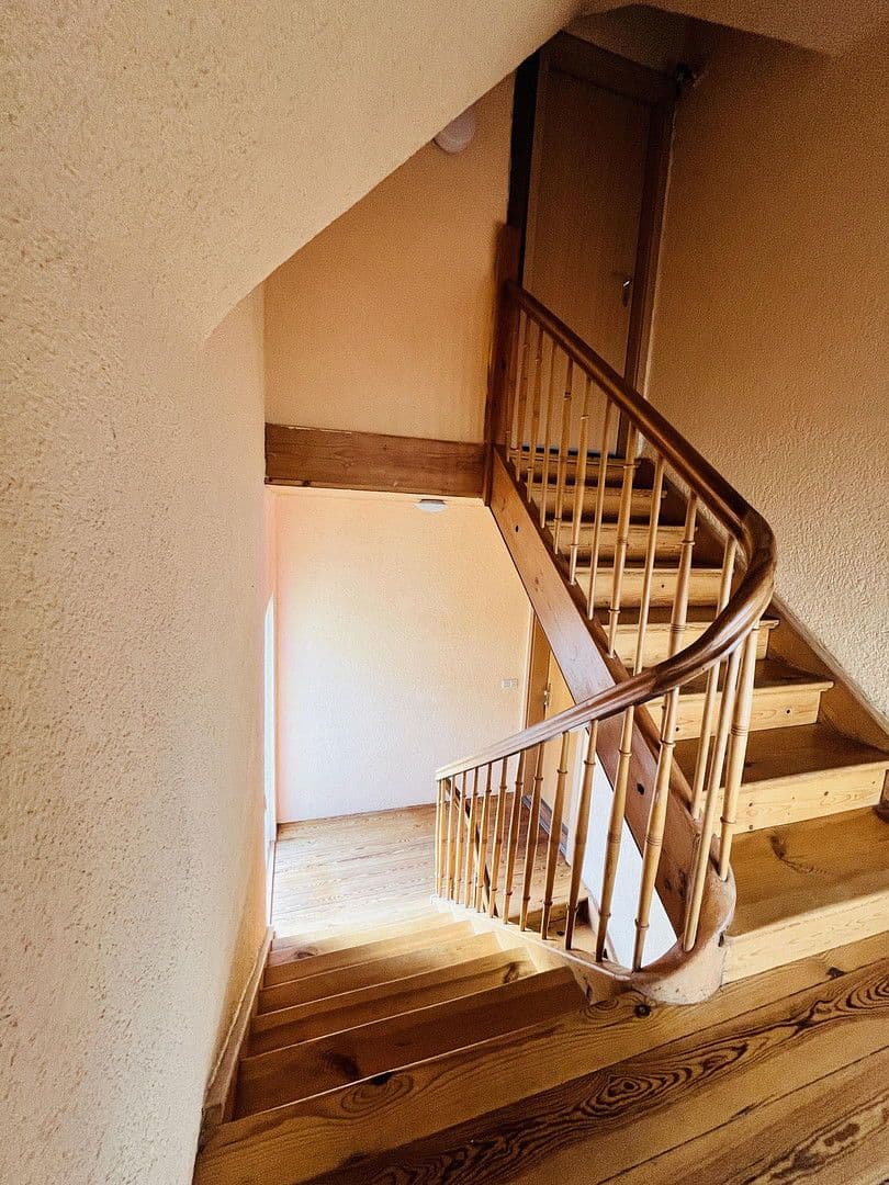 Prodej domu 146 m², pozemek 1.550 m², Neuenbürg, Bádensko-Württembersko Prodej domu 146 m², pozemek 1.550 m², Neuenbürg, Bádensko-Württembersko