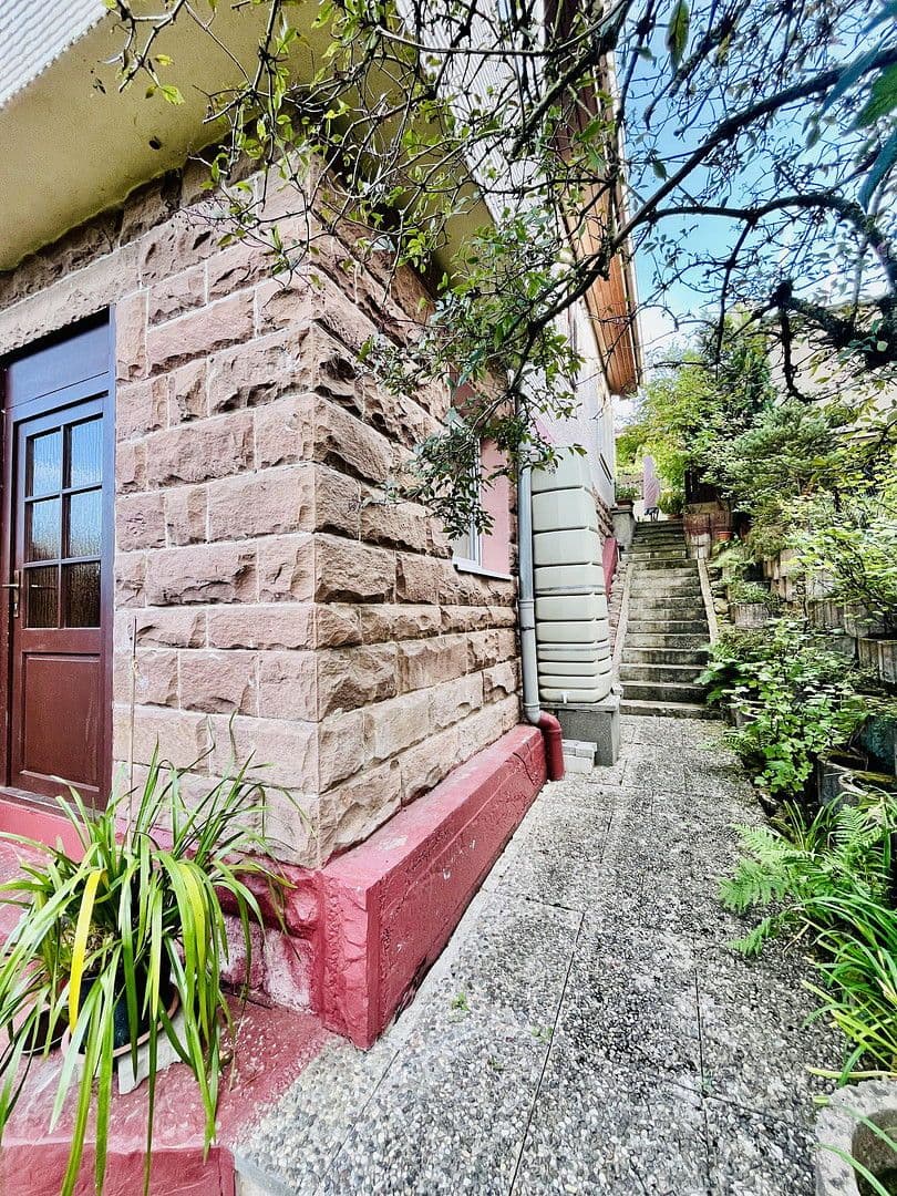 Prodej domu 146 m², pozemek 1.550 m², Neuenbürg, Bádensko-Württembersko Prodej domu 146 m², pozemek 1.550 m², Neuenbürg, Bádensko-Württembersko