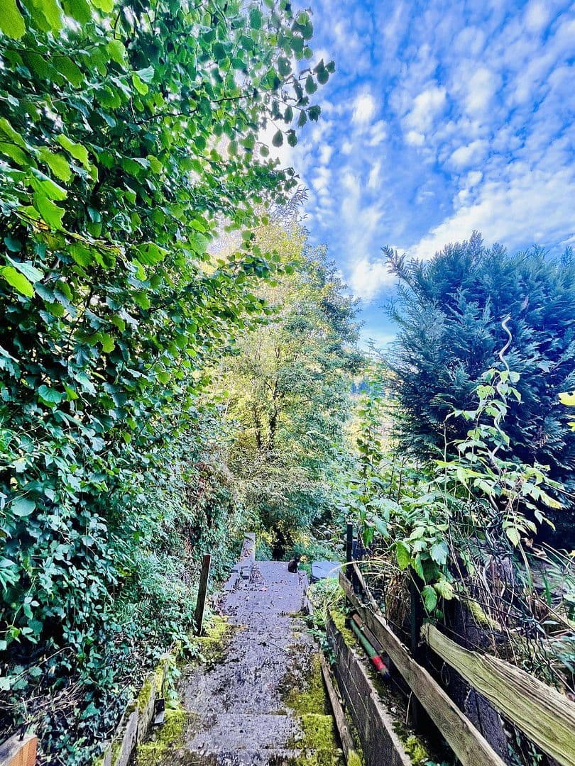 Prodej domu 146 m², pozemek 1.550 m², Neuenbürg, Bádensko-Württembersko Prodej domu 146 m², pozemek 1.550 m², Neuenbürg, Bádensko-Württembersko