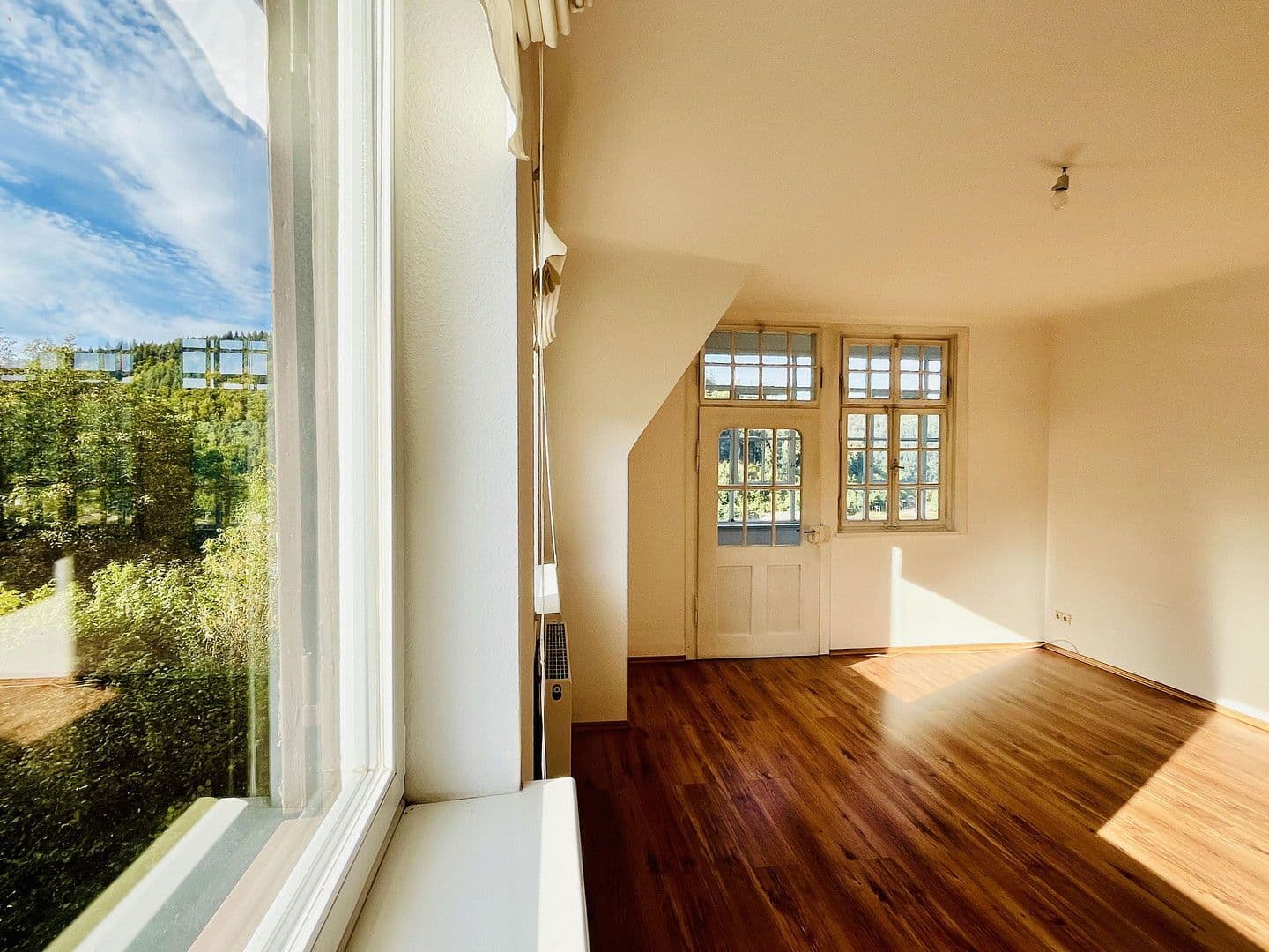 Prodej domu 146 m², pozemek 1.550 m², Neuenbürg, Bádensko-Württembersko Prodej domu 146 m², pozemek 1.550 m², Neuenbürg, Bádensko-Württembersko