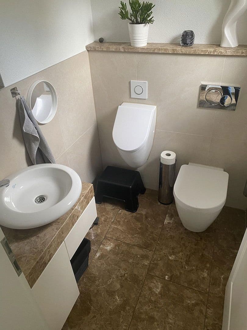 Prodej domu 191 m², pozemek 316 m², Bahnhofstraße 4b, Planegg, Bavorsko Prodej domu 191 m², pozemek 316 m², Bahnhofstraße 4b, Planegg, Bavorsko