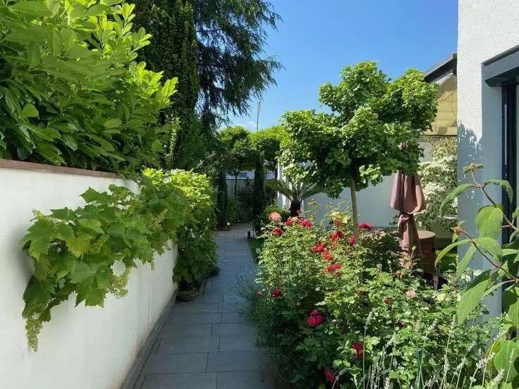 Prodej domu 191 m², pozemek 316 m², Bahnhofstraße 4b, Planegg, Bavorsko Prodej domu 191 m², pozemek 316 m², Bahnhofstraße 4b, Planegg, Bavorsko