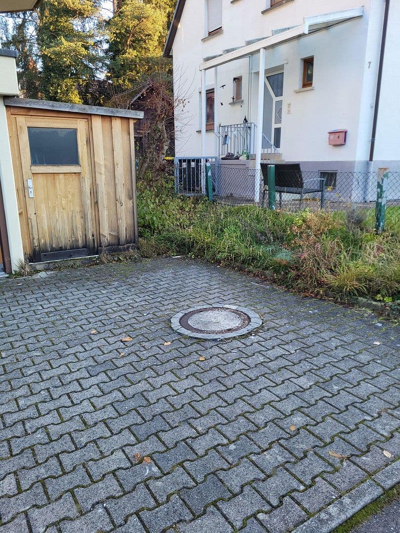 Pronájem bytu 1+kk 38 m², Reutlingen, Bádensko-Württembersko Pronájem bytu 1+kk 38 m², Reutlingen, Bádensko-Württembersko