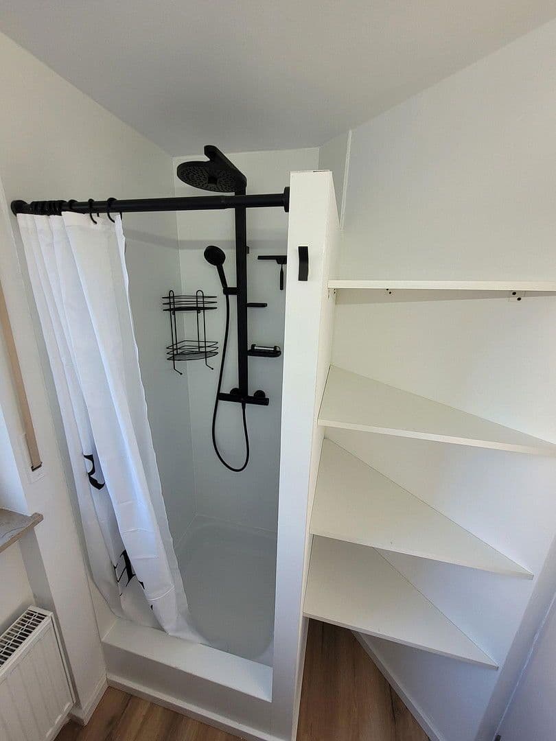 Pronájem bytu 1+kk 38 m², Reutlingen, Bádensko-Württembersko Pronájem bytu 1+kk 38 m², Reutlingen, Bádensko-Württembersko