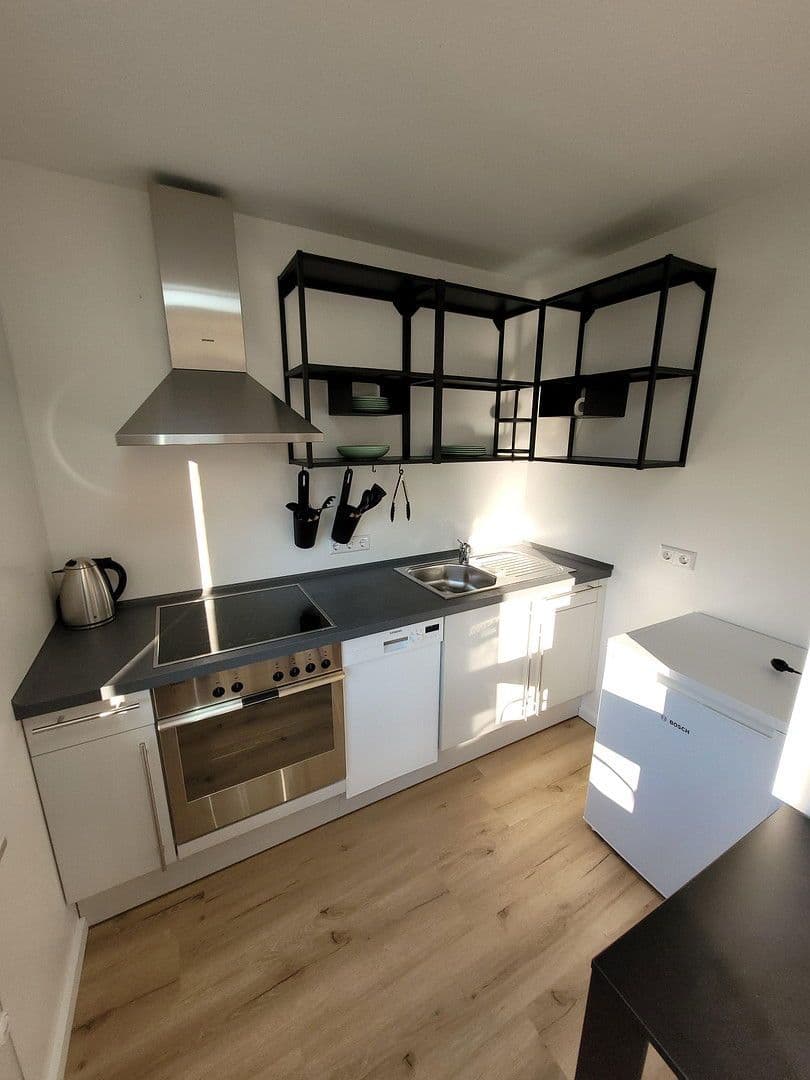 Pronájem bytu 1+kk 38 m², Reutlingen, Bádensko-Württembersko Pronájem bytu 1+kk 38 m², Reutlingen, Bádensko-Württembersko