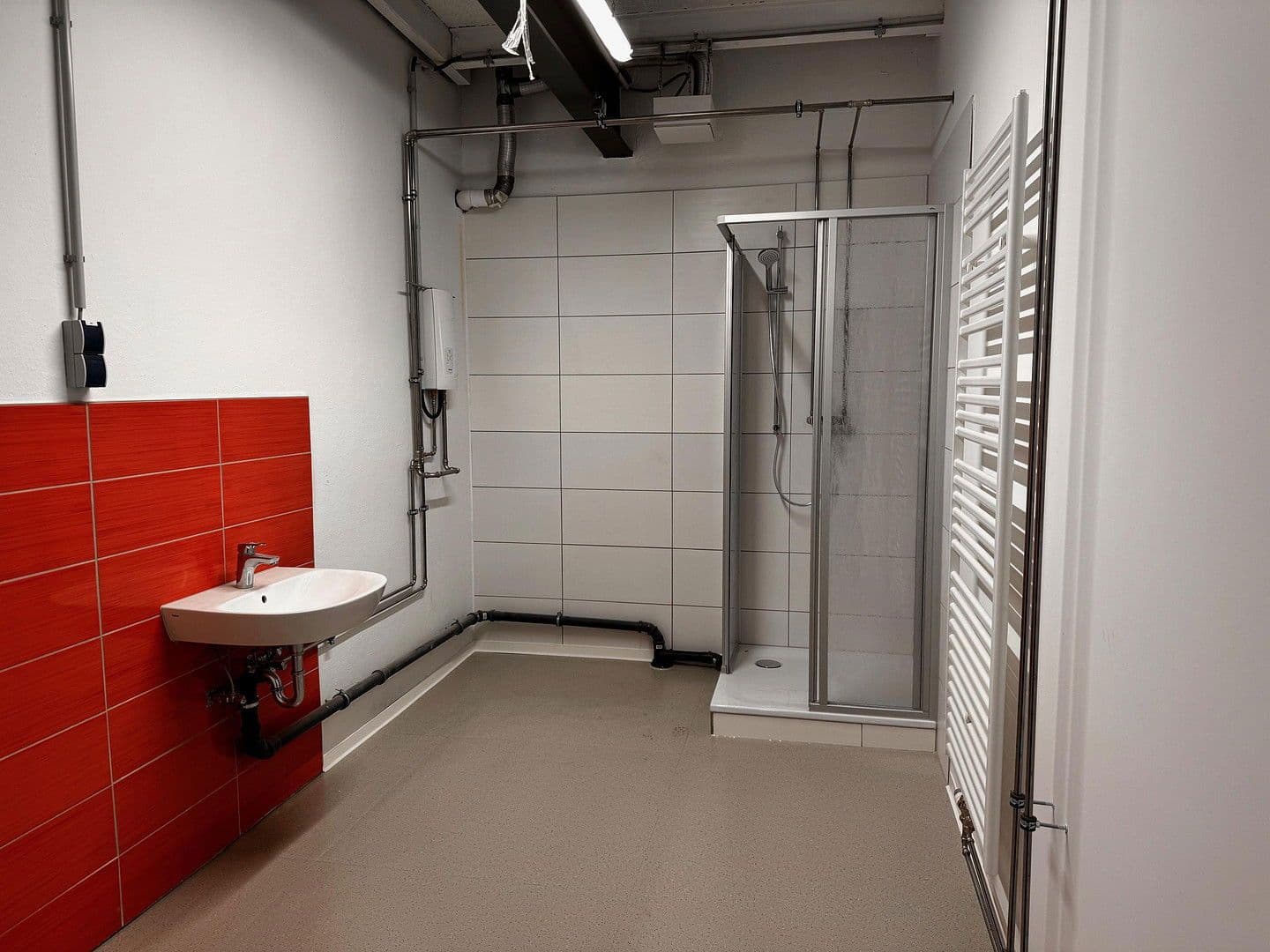 Pronájem nebytového prostoru 3.310 m², Dohna, Sasko Pronájem nebytového prostoru 3.310 m², Dohna, Sasko