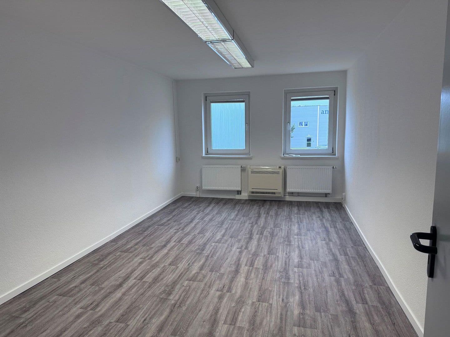 Pronájem nebytového prostoru 3.310 m², Dohna, Sasko Pronájem nebytového prostoru 3.310 m², Dohna, Sasko