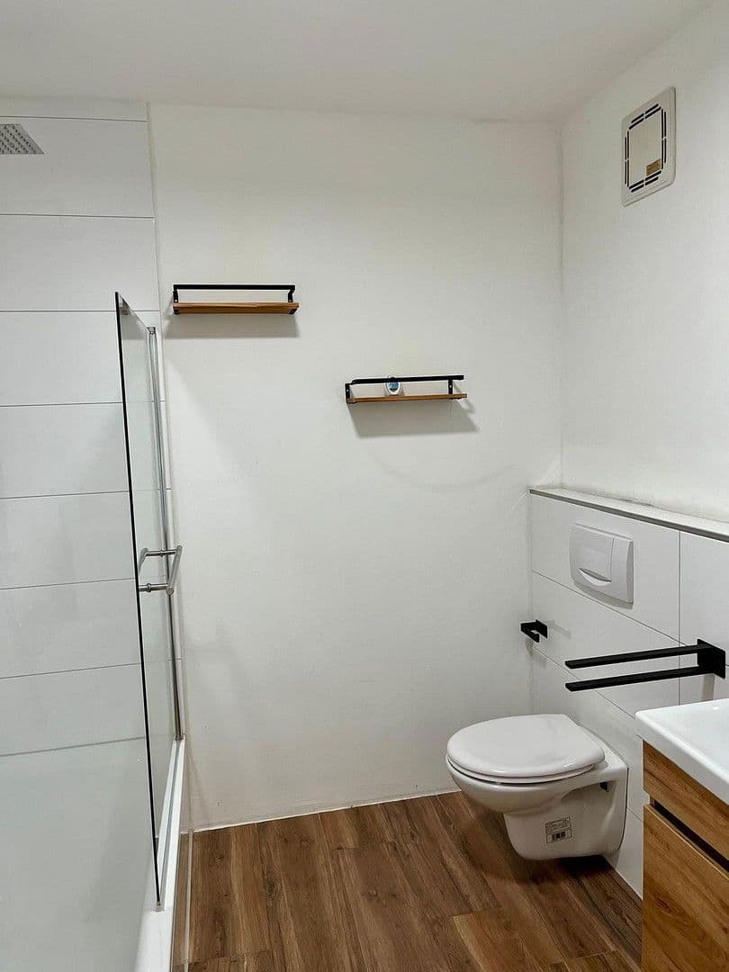 Pronájem bytu 2+1 54 m², An der Brunnenwiese 8, Nittendorf, Bavorsko Pronájem bytu 2+1 54 m², An der Brunnenwiese 8, Nittendorf, Bavorsko