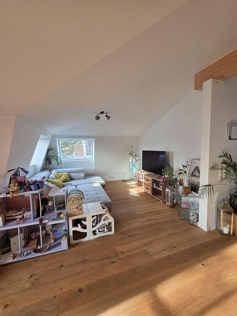 Pronájem bytu 4+1 112 m², Karwinskistr., 61, München, Bavorsko Pronájem bytu 4+1 112 m², Karwinskistr., 61, München, Bavorsko