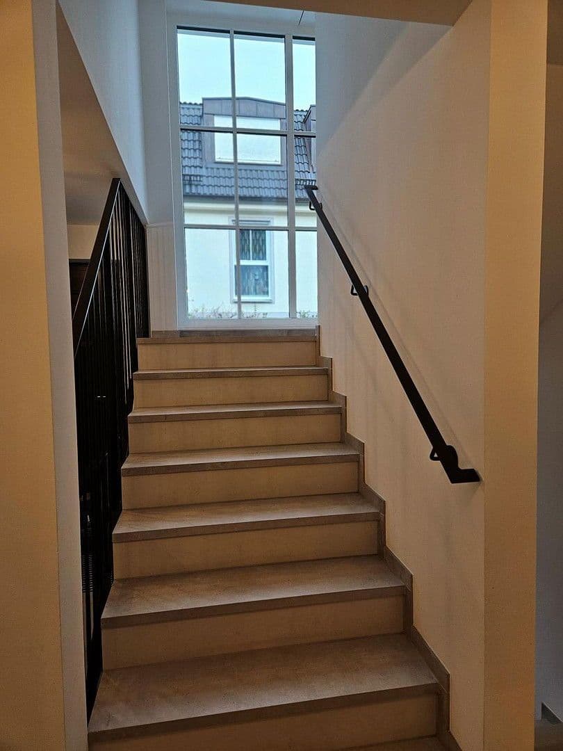 Pronájem bytu 4+1 112 m², Karwinskistr., 61, München, Bavorsko Pronájem bytu 4+1 112 m², Karwinskistr., 61, München, Bavorsko