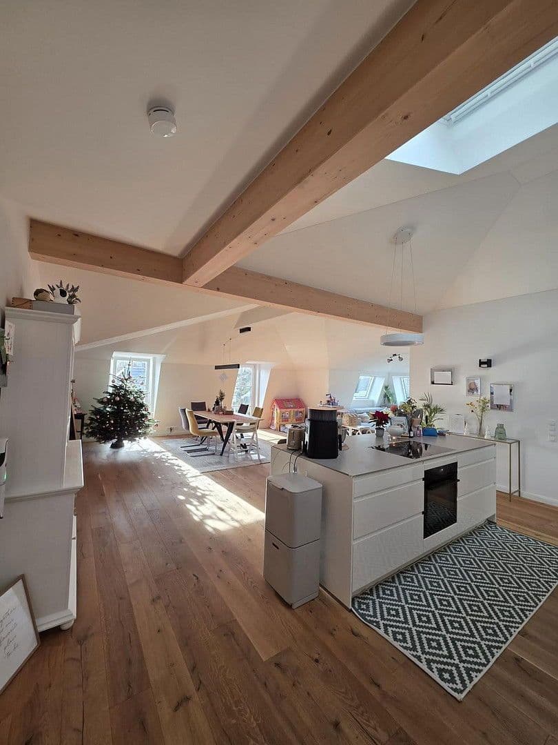 Pronájem bytu 4+1 112 m², Karwinskistr., 61, München, Bavorsko Pronájem bytu 4+1 112 m², Karwinskistr., 61, München, Bavorsko