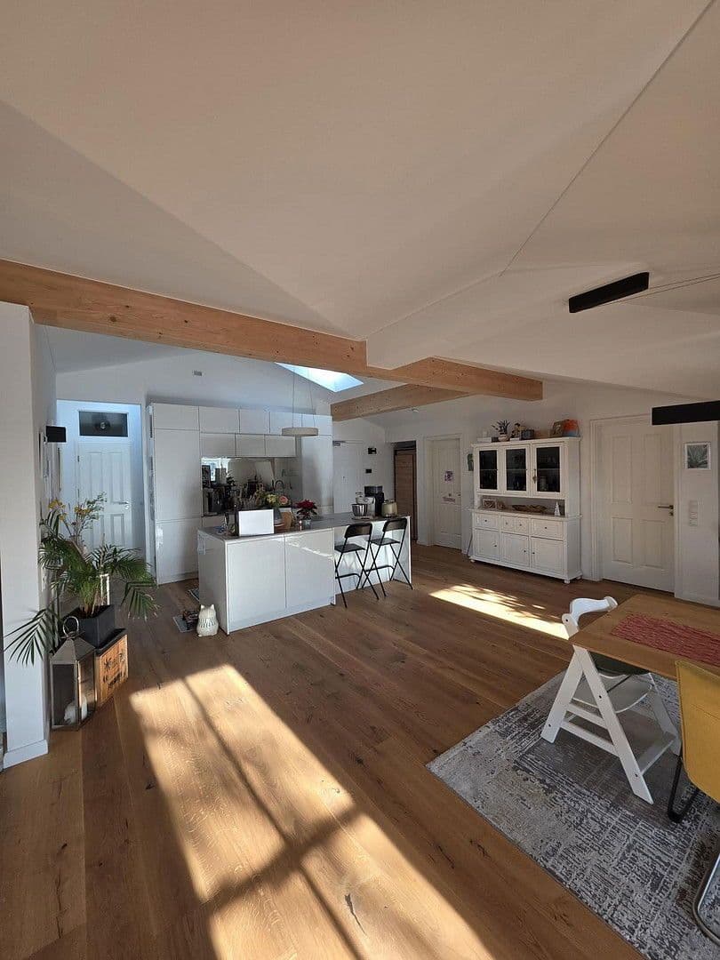 Pronájem bytu 4+1 112 m², Karwinskistr., 61, München, Bavorsko Pronájem bytu 4+1 112 m², Karwinskistr., 61, München, Bavorsko