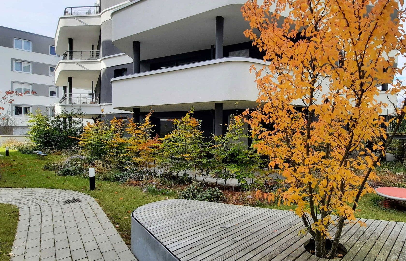 Pronájem bytu 2+1 58 m², Stuttgart-Möhringen, Bádensko-Württembersko Pronájem bytu 2+1 58 m², Stuttgart-Möhringen, Bádensko-Württembersko