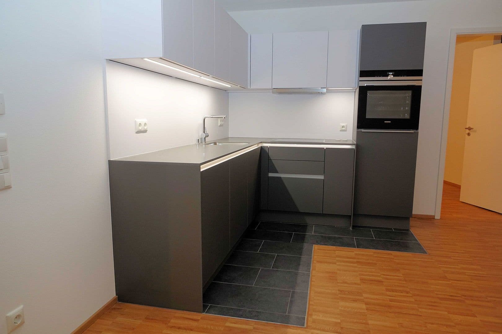 Pronájem bytu 2+1 58 m², Stuttgart-Möhringen, Bádensko-Württembersko Pronájem bytu 2+1 58 m², Stuttgart-Möhringen, Bádensko-Württembersko