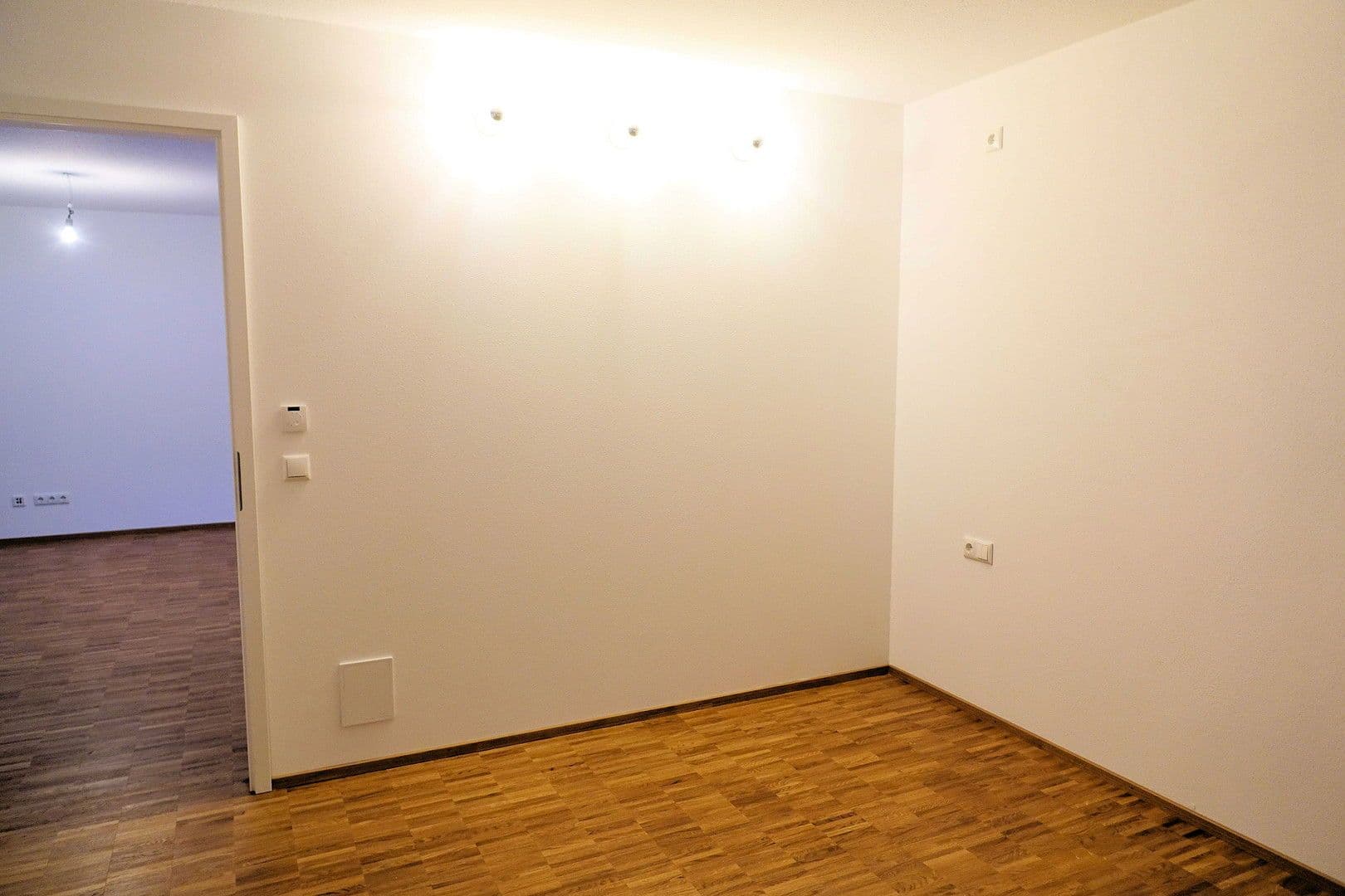 Pronájem bytu 2+1 58 m², Stuttgart-Möhringen, Bádensko-Württembersko Pronájem bytu 2+1 58 m², Stuttgart-Möhringen, Bádensko-Württembersko
