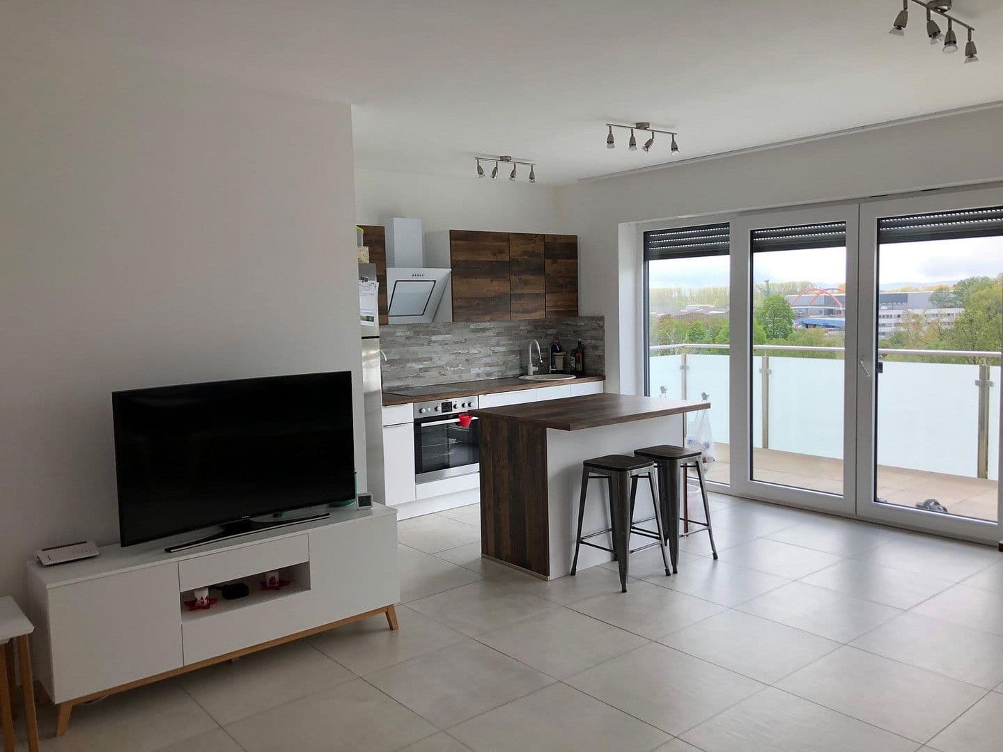 Pronájem bytu 3+1 104 m², Mannheim, Bádensko-Württembersko Pronájem bytu 3+1 104 m², Mannheim, Bádensko-Württembersko