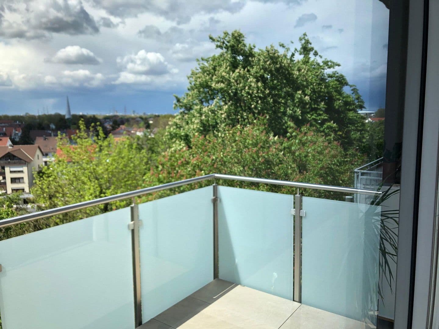 Pronájem bytu 3+1 104 m², Mannheim, Bádensko-Württembersko Pronájem bytu 3+1 104 m², Mannheim, Bádensko-Württembersko