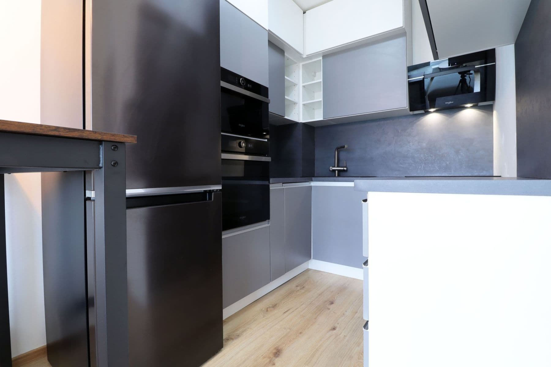 Pronájem bytu 2+kk 40 m², Velvarská, Horoměřice, Středočeský kraj Pronájem bytu 2+kk 40 m², Velvarská, Horoměřice, Středočeský kraj