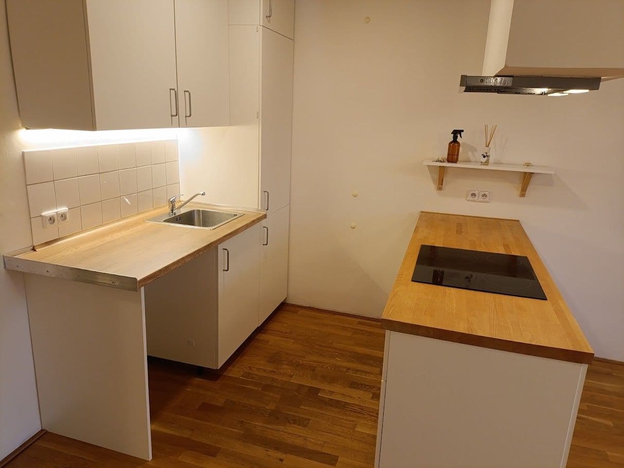 Pronájem bytu 2+kk 43 m², U Kněžské louky, Praha, Praha Pronájem bytu 2+kk 43 m², U Kněžské louky, Praha, Praha