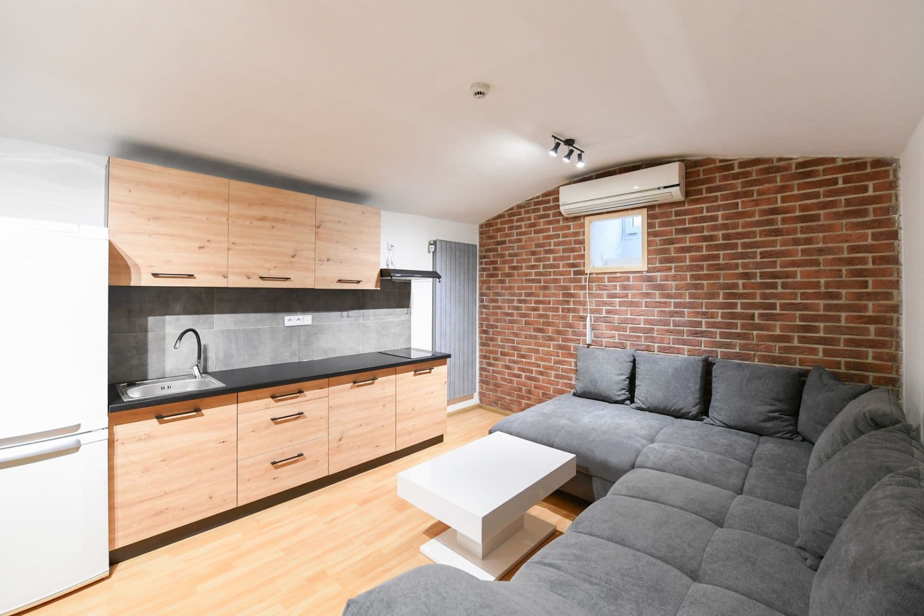 Pronájem bytu 2+kk 40 m², Na Ostrůvku, Praha, Praha Pronájem bytu 2+kk 40 m², Na Ostrůvku, Praha, Praha