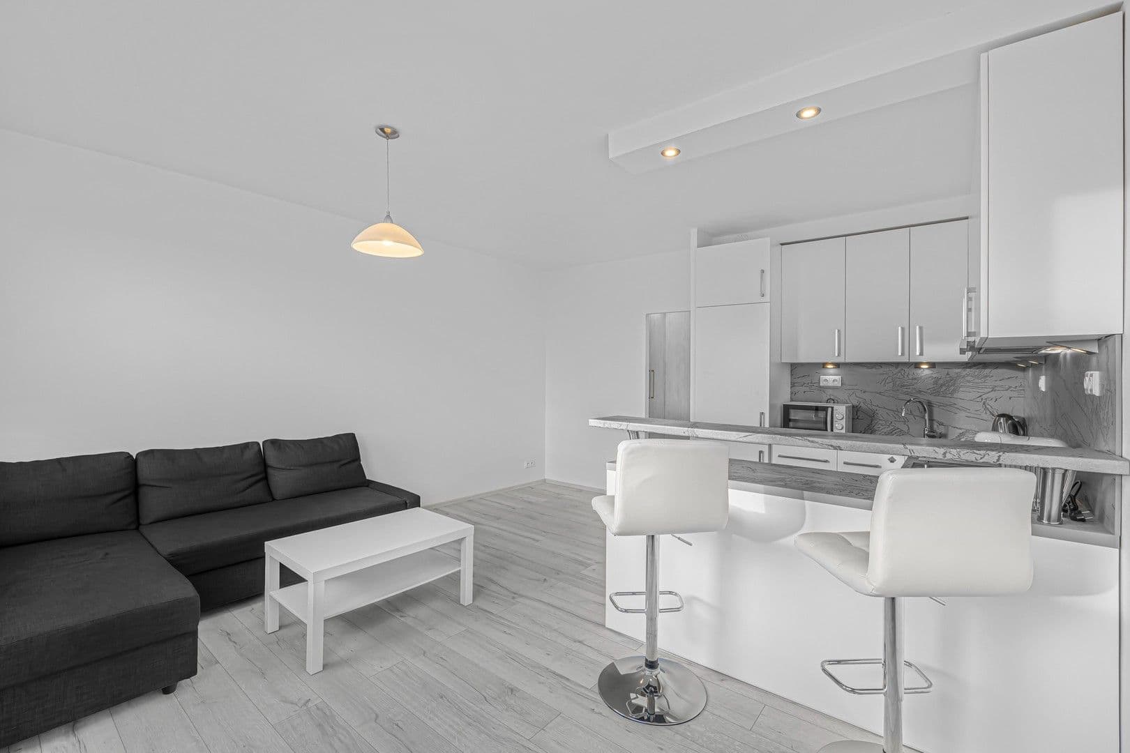 Pronájem bytu 2+kk 44 m², Urbánkova, Praha, Praha Pronájem bytu 2+kk 44 m², Urbánkova, Praha, Praha