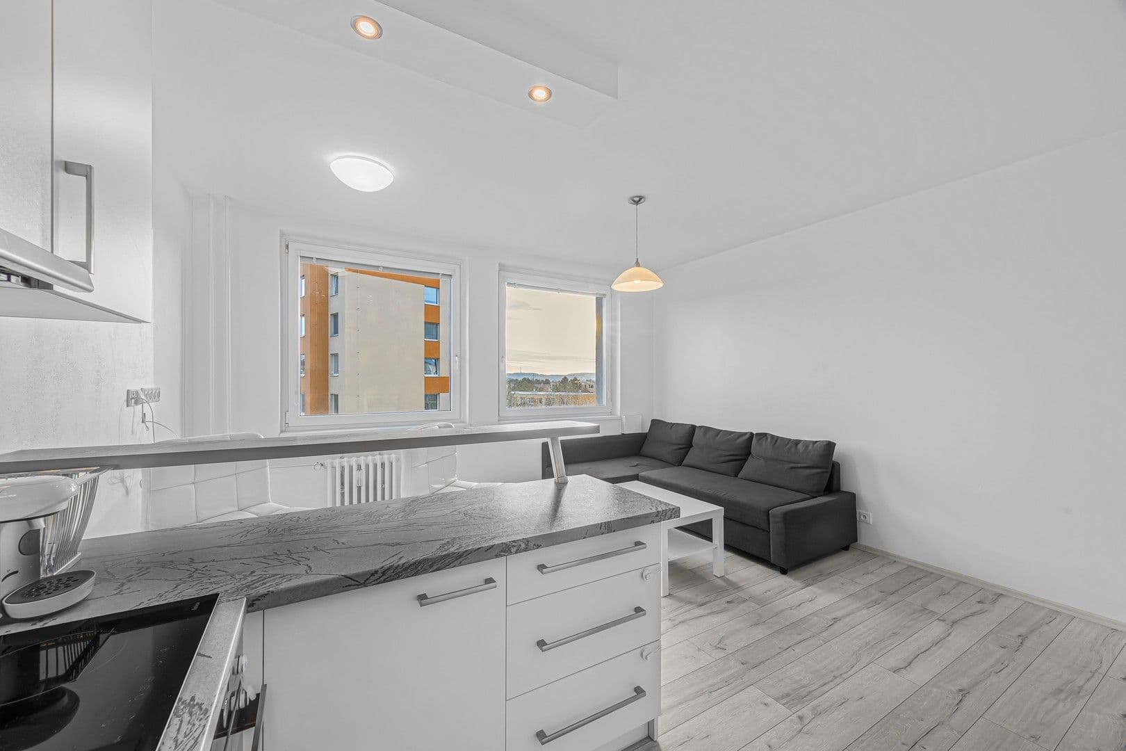 Pronájem bytu 2+kk 44 m², Urbánkova, Praha, Praha Pronájem bytu 2+kk 44 m², Urbánkova, Praha, Praha