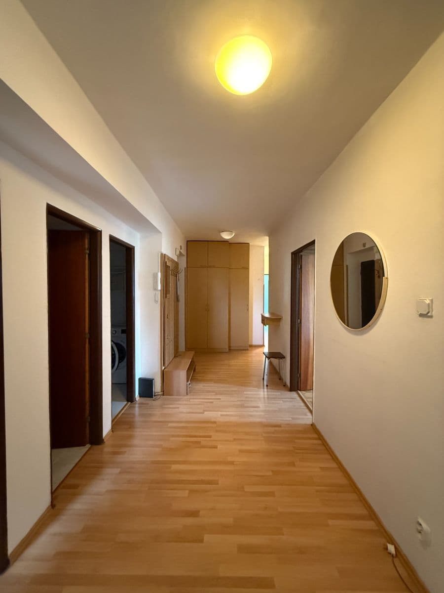 Pronájem bytu 3+1 90 m², Nad Křížkem, Praha, Praha Pronájem bytu 3+1 90 m², Nad Křížkem, Praha, Praha