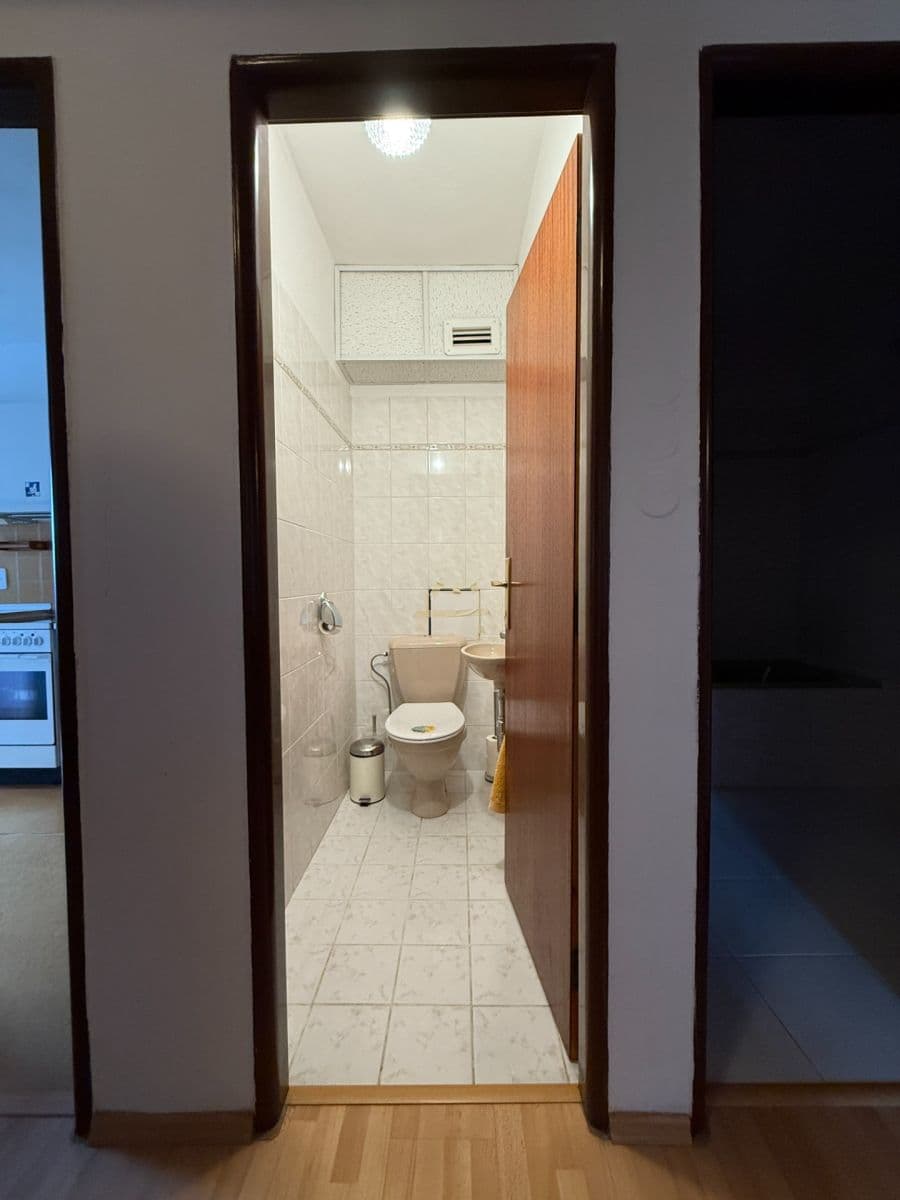 Pronájem bytu 3+1 90 m², Nad Křížkem, Praha, Praha Pronájem bytu 3+1 90 m², Nad Křížkem, Praha, Praha