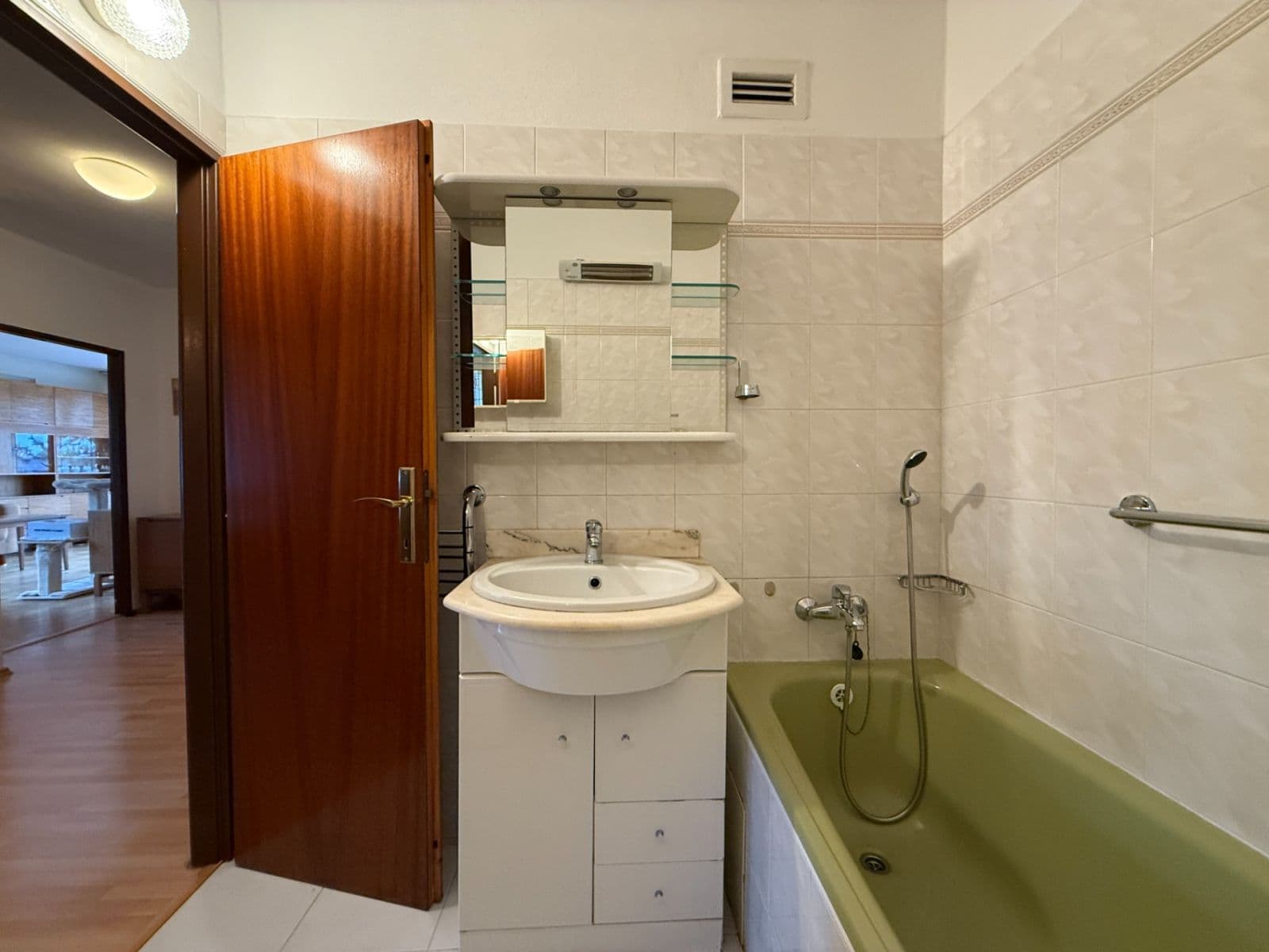 Pronájem bytu 3+1 90 m², Nad Křížkem, Praha, Praha Pronájem bytu 3+1 90 m², Nad Křížkem, Praha, Praha