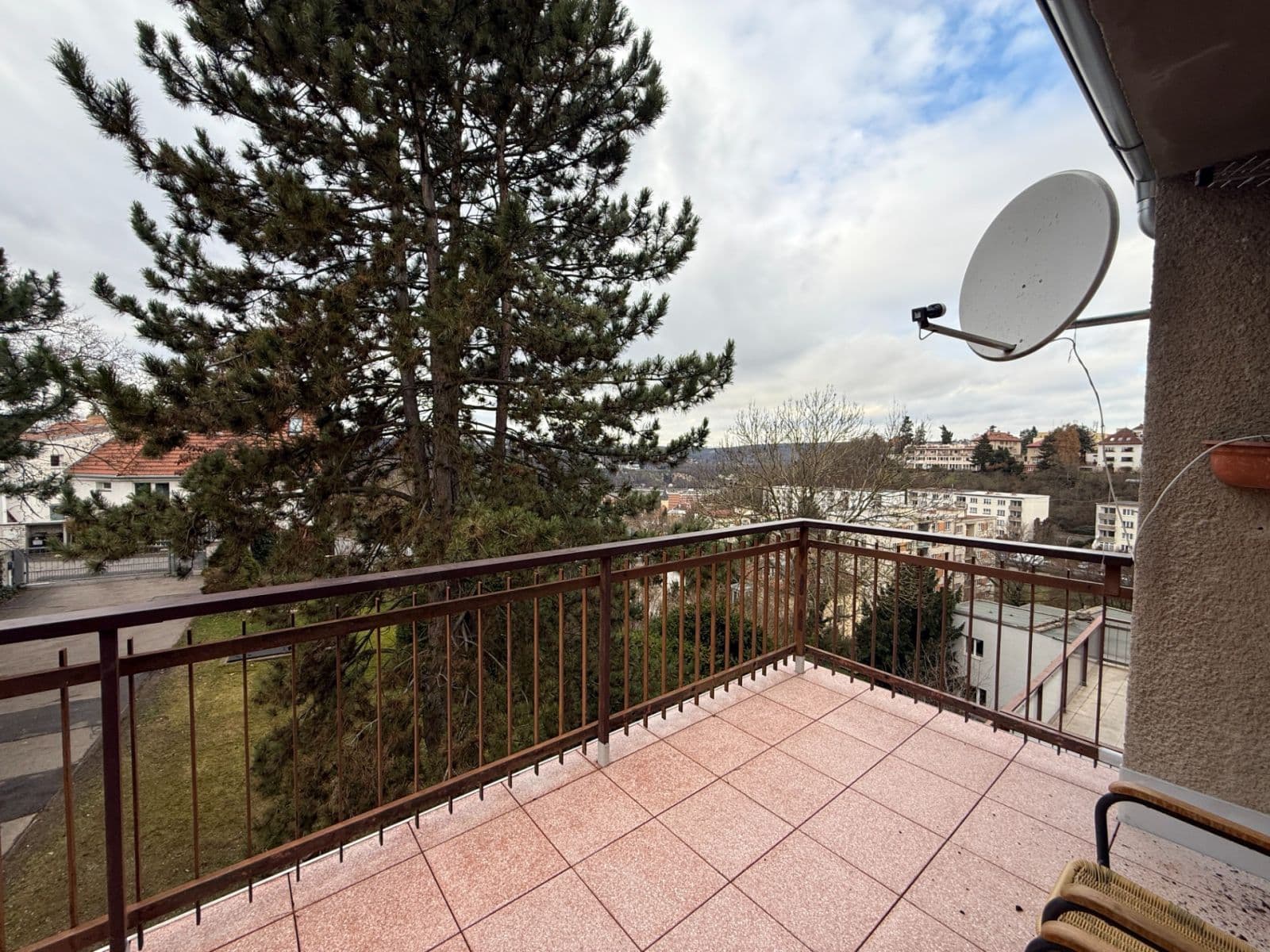 Pronájem bytu 3+1 90 m², Nad Křížkem, Praha, Praha Pronájem bytu 3+1 90 m², Nad Křížkem, Praha, Praha