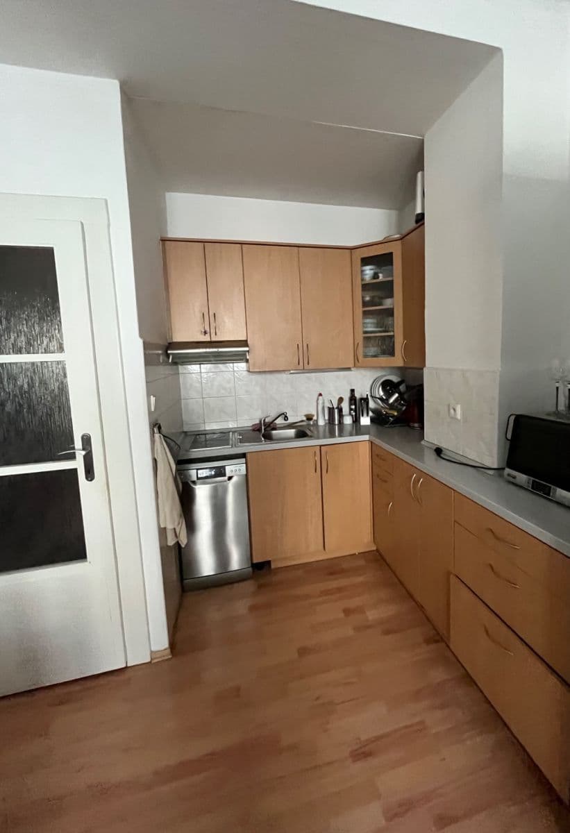 Pronájem bytu 2+kk 51 m², Dvorecké náměstí, Praha, Praha Pronájem bytu 2+kk 51 m², Dvorecké náměstí, Praha, Praha